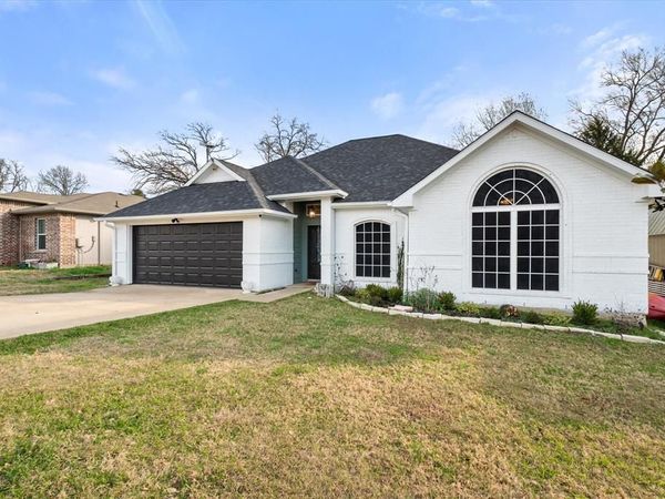 460 Admiral Drive, Gun Barrel City, TX 75156