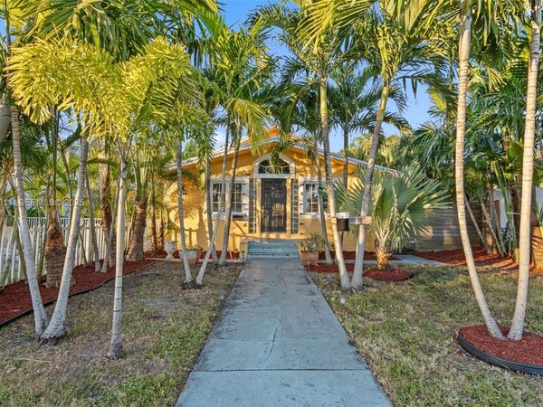 1547 Harrison St, Hollywood, FL 33020