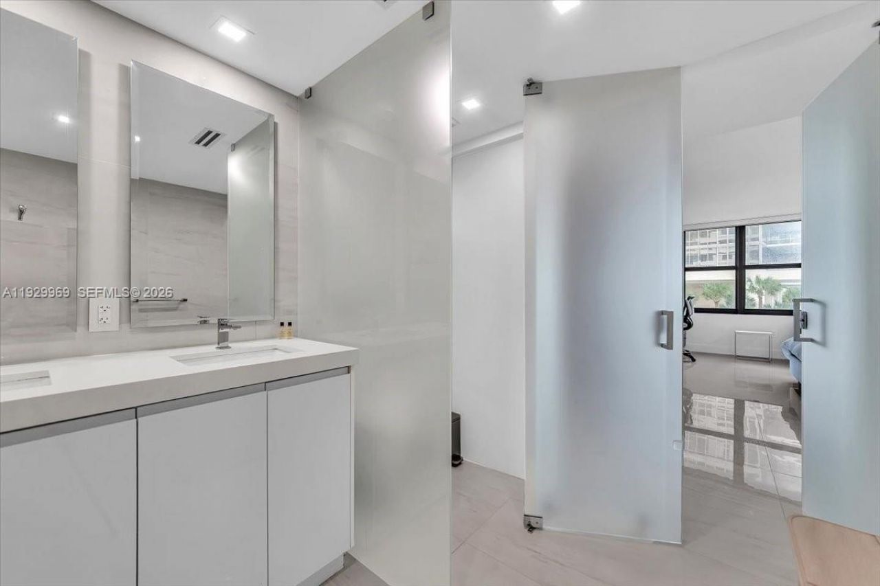 9801 Collins Ave, Unit 5U, Bal Harbour, FL 33154 Photo