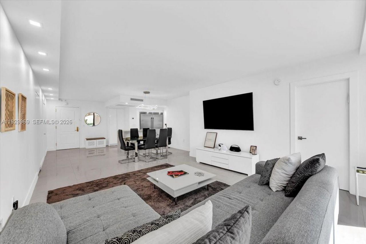 9801 Collins Ave, Unit 5U, Bal Harbour, FL 33154 Photo