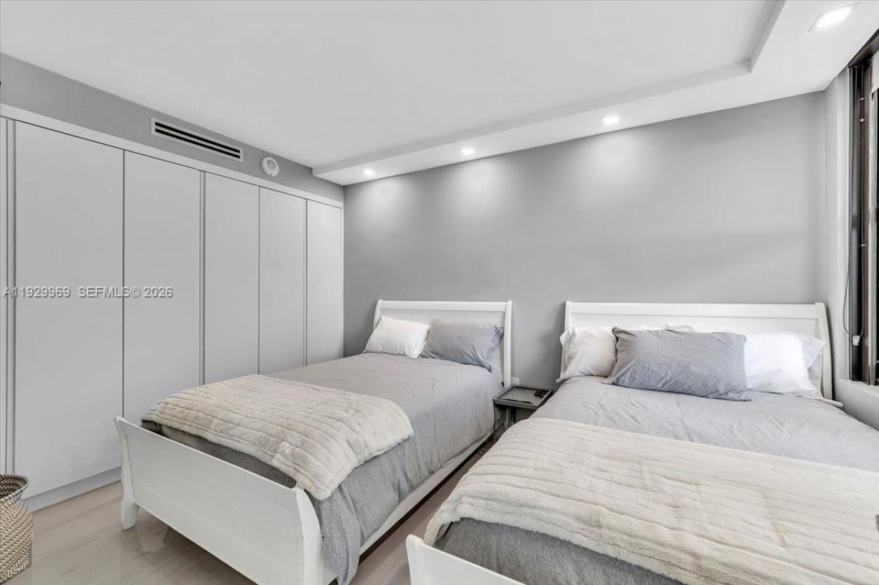 9801 Collins Ave, Unit 5U, Bal Harbour, FL 33154 Photo