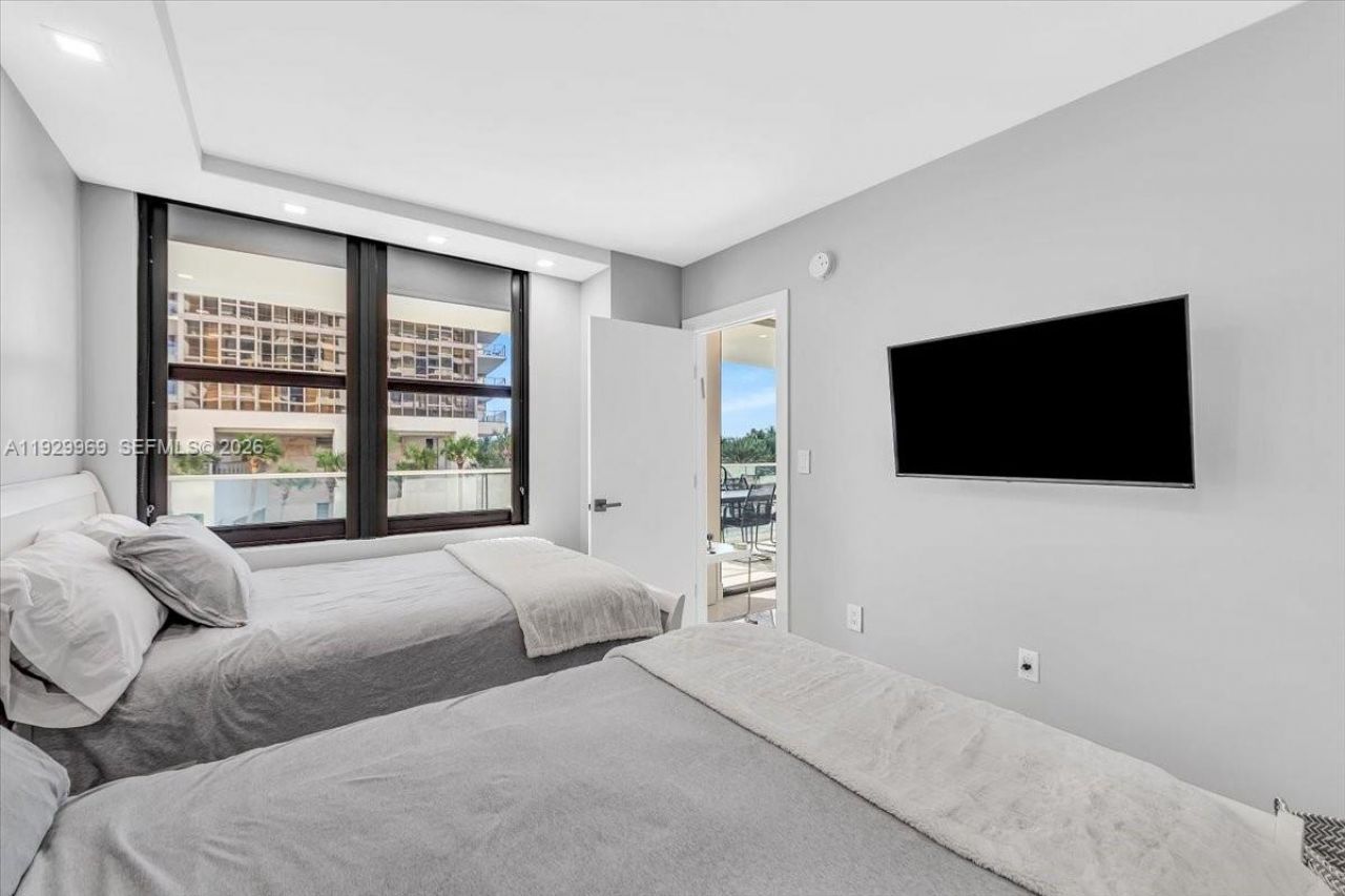 9801 Collins Ave, Unit 5U, Bal Harbour, FL 33154 Photo