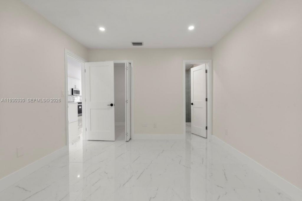 2737 W 55th Pl, Hialeah, FL 33016 Photo