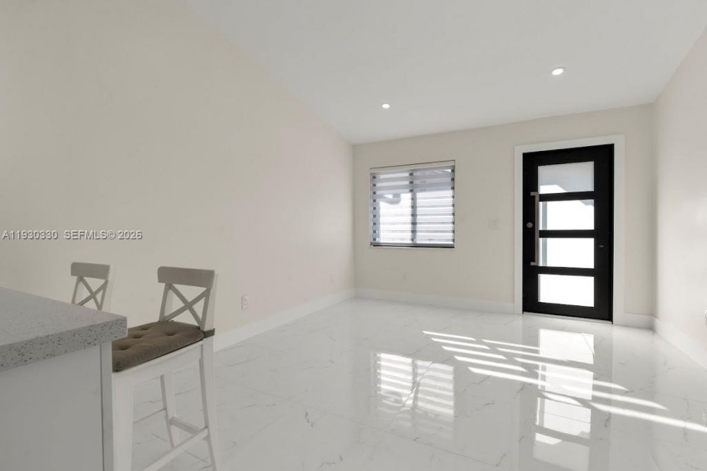 2737 W 55th Pl, Hialeah, FL 33016 Photo