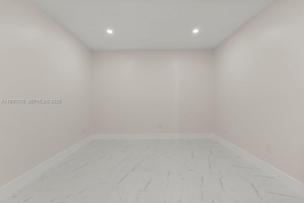 2737 W 55th Pl, Hialeah, FL 33016 Photo