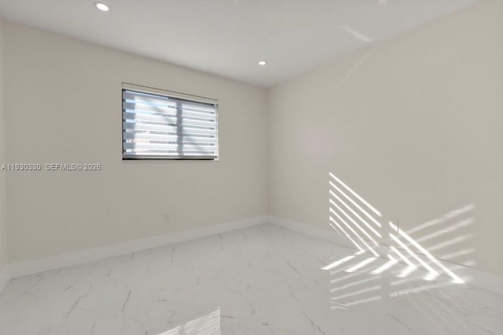 2737 W 55th Pl, Hialeah, FL 33016 Photo