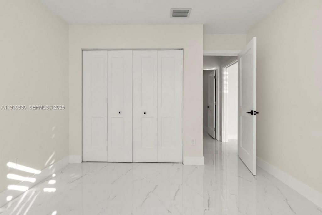 2737 W 55th Pl, Hialeah, FL 33016 Photo