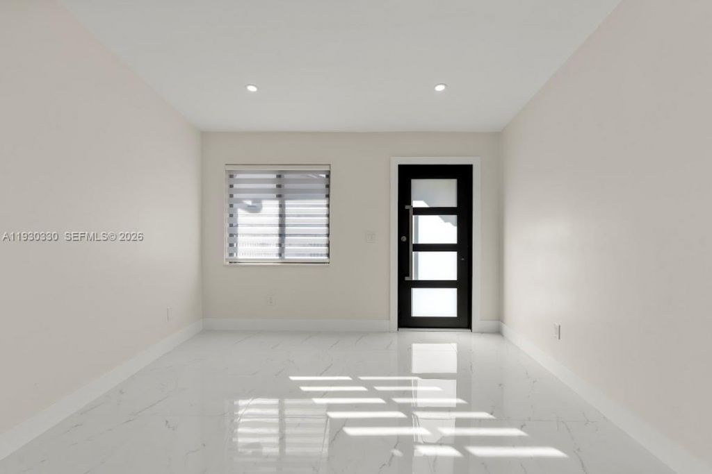 2737 W 55th Pl, Hialeah, FL 33016 Photo