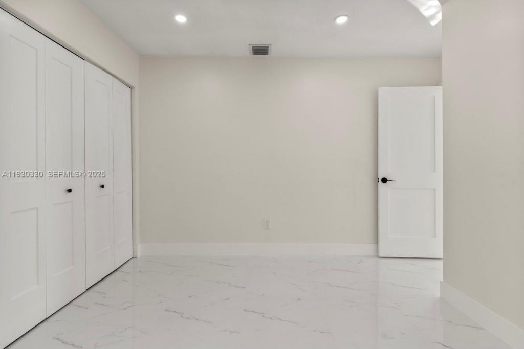 2737 W 55th Pl, Hialeah, FL 33016 Photo