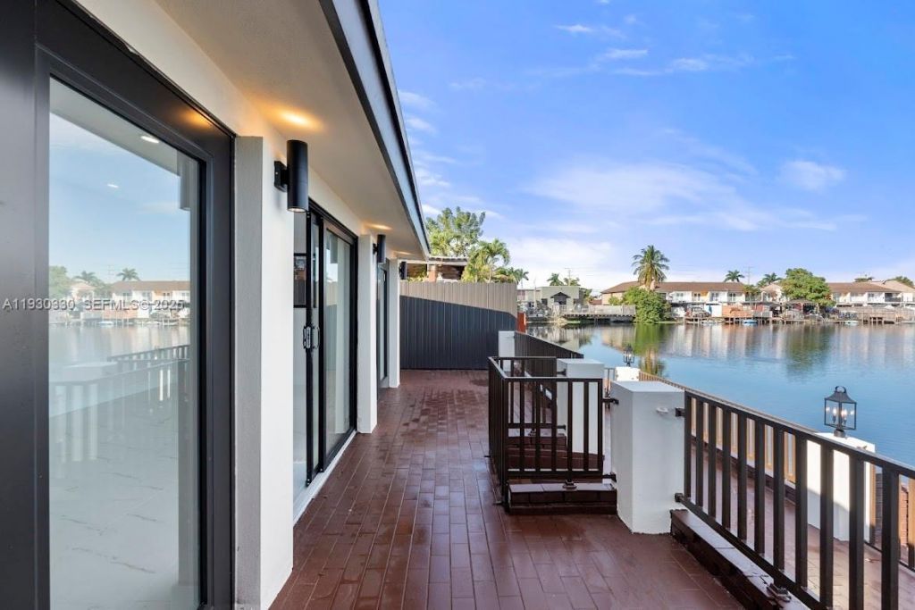 2737 W 55th Pl, Hialeah, FL 33016 Photo