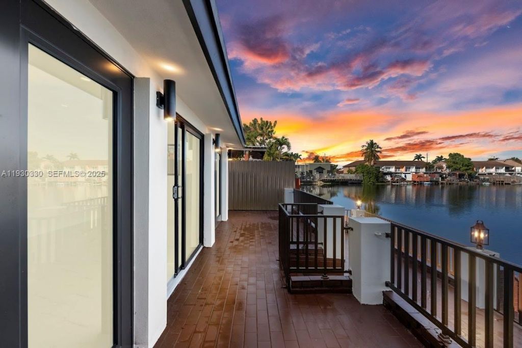 2737 W 55th Pl, Hialeah, FL 33016 Photo