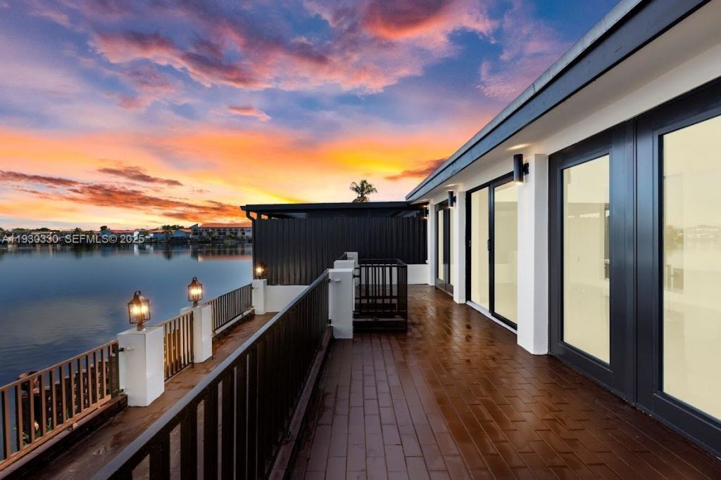 2737 W 55th Pl, Hialeah, FL 33016 Photo