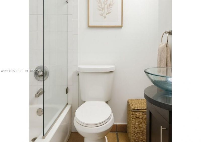 934 Michigan Ave, Unit 302, Miami Beach, FL 33139 Photo