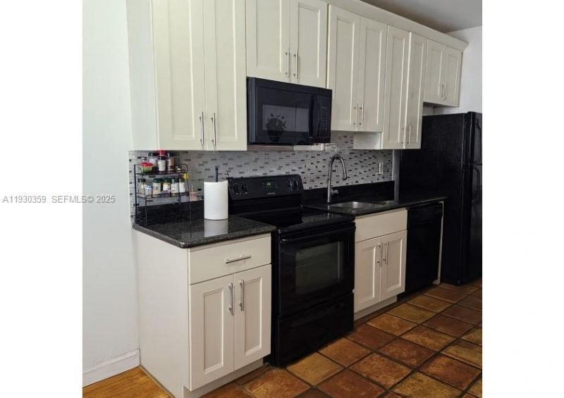 934 Michigan Ave, Unit 302, Miami Beach, FL 33139 Photo