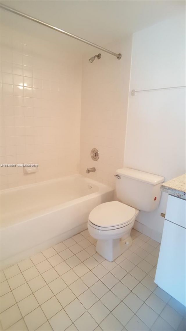 7832 Collins Ave, Unit 403, Miami Beach, FL 33141 Photo