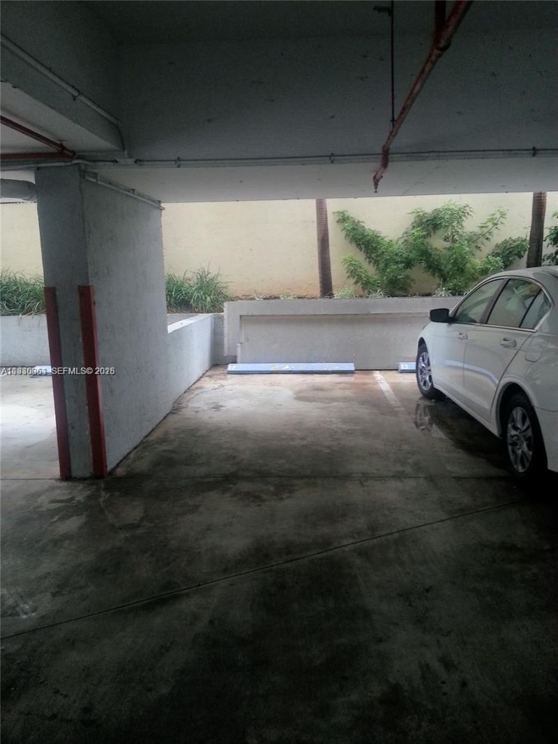 7832 Collins Ave, Unit 403, Miami Beach, FL 33141 Photo