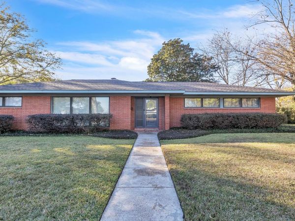 15 David St, West Point, MS 39773