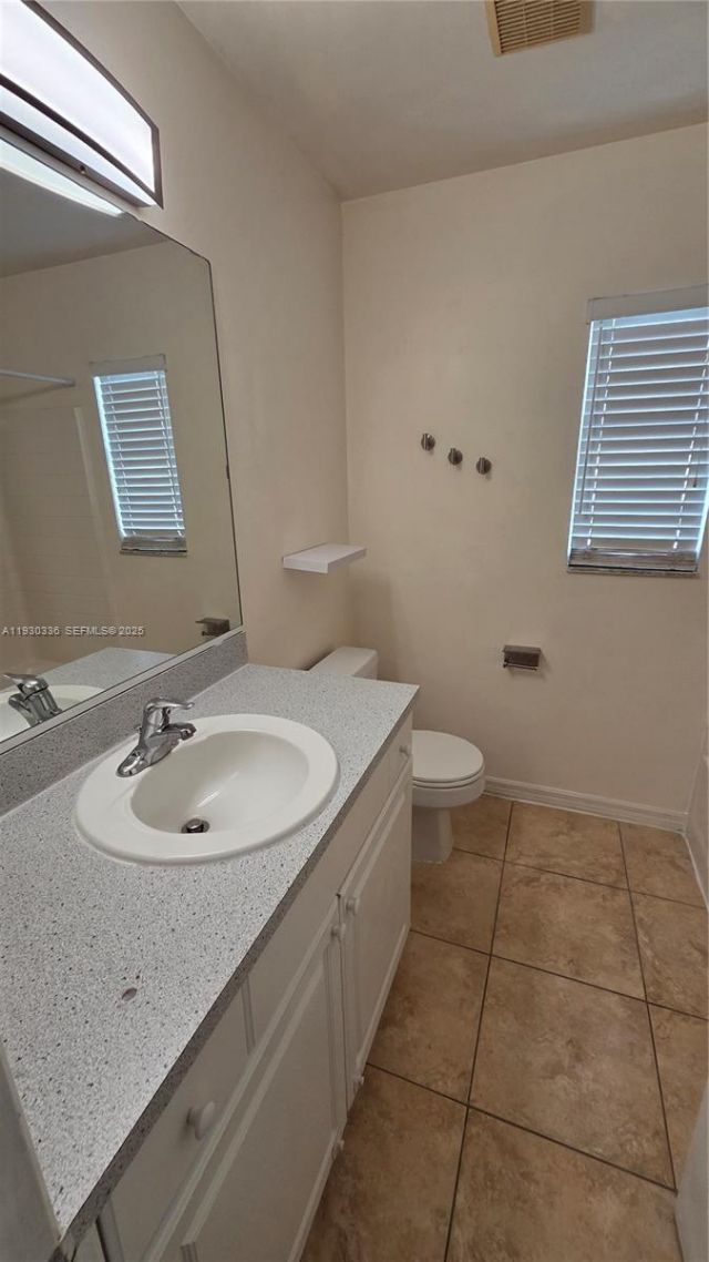 411 NE Juanita Pl, Unit 411, Cape Coral, FL 33909 Photo