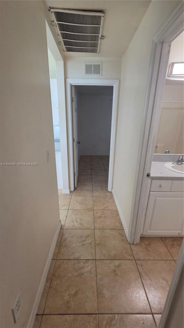411 NE Juanita Pl, Unit 411, Cape Coral, FL 33909 Photo