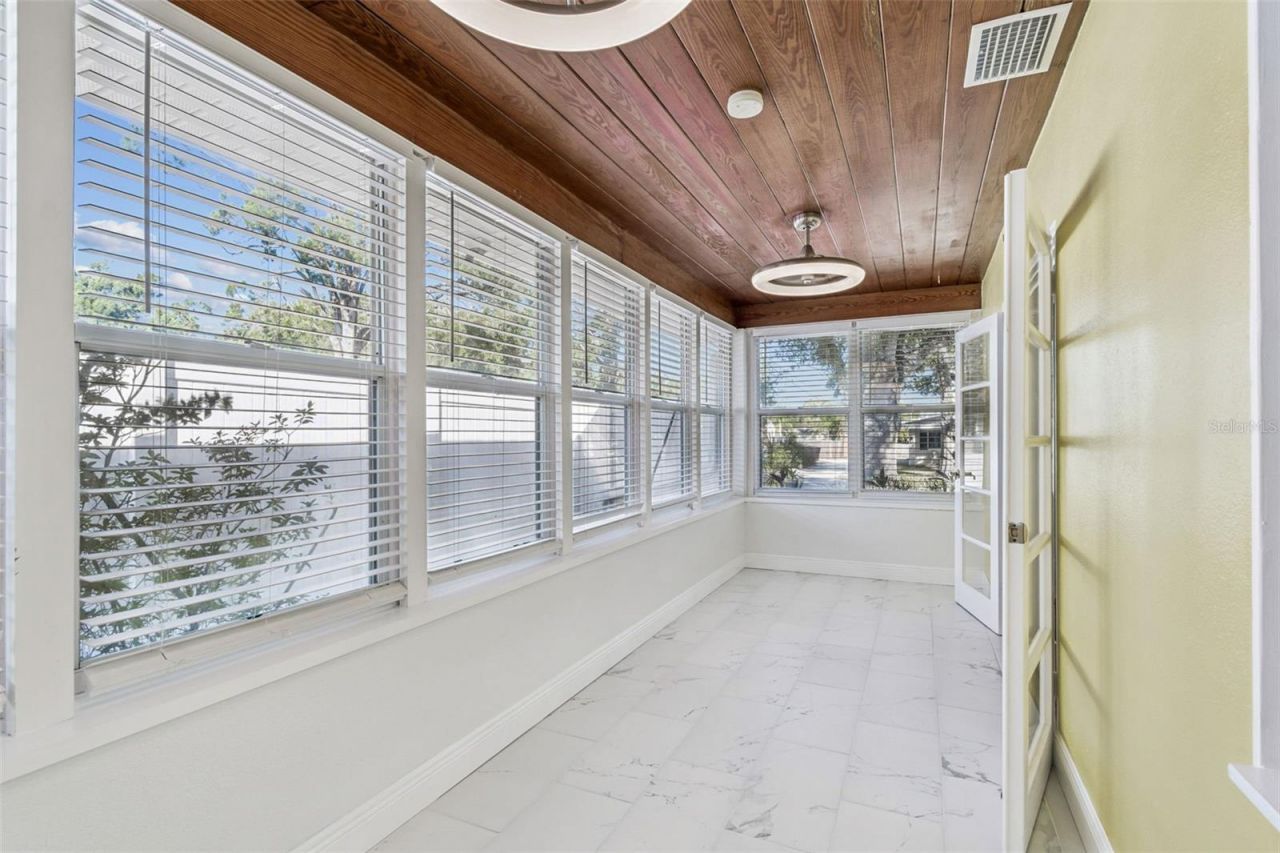 1322 48th Avenue N, Saint Petersburg, FL 33703 Photo