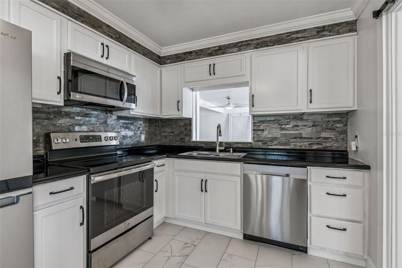 1322 48th Avenue N, Saint Petersburg, FL 33703 Photo