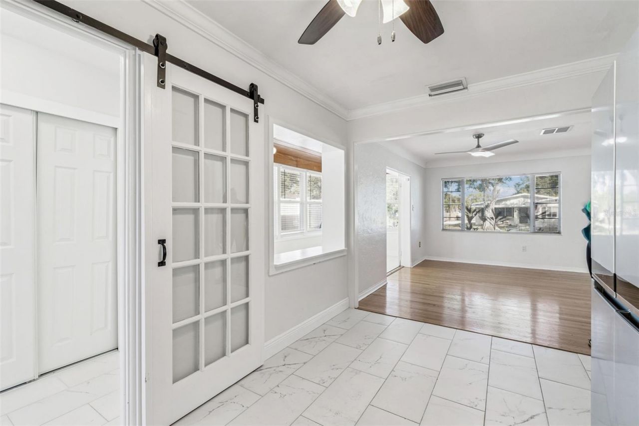 1322 48th Avenue N, Saint Petersburg, FL 33703 Photo