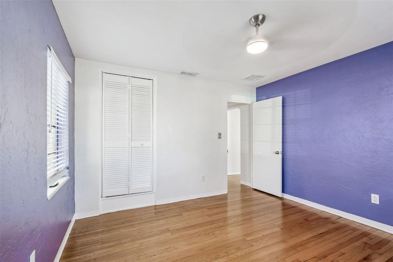 1322 48th Avenue N, Saint Petersburg, FL 33703 Photo