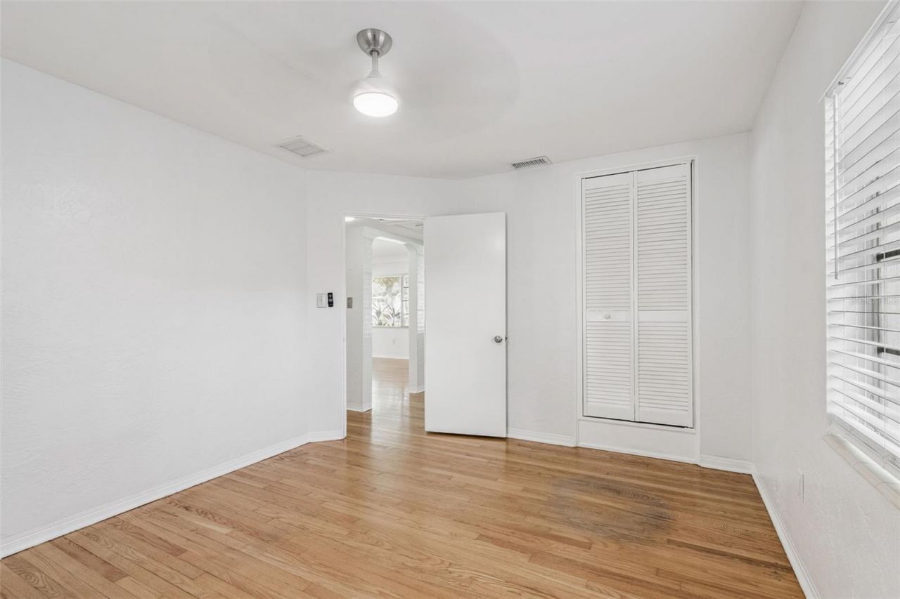 1322 48th Avenue N, Saint Petersburg, FL 33703 Photo