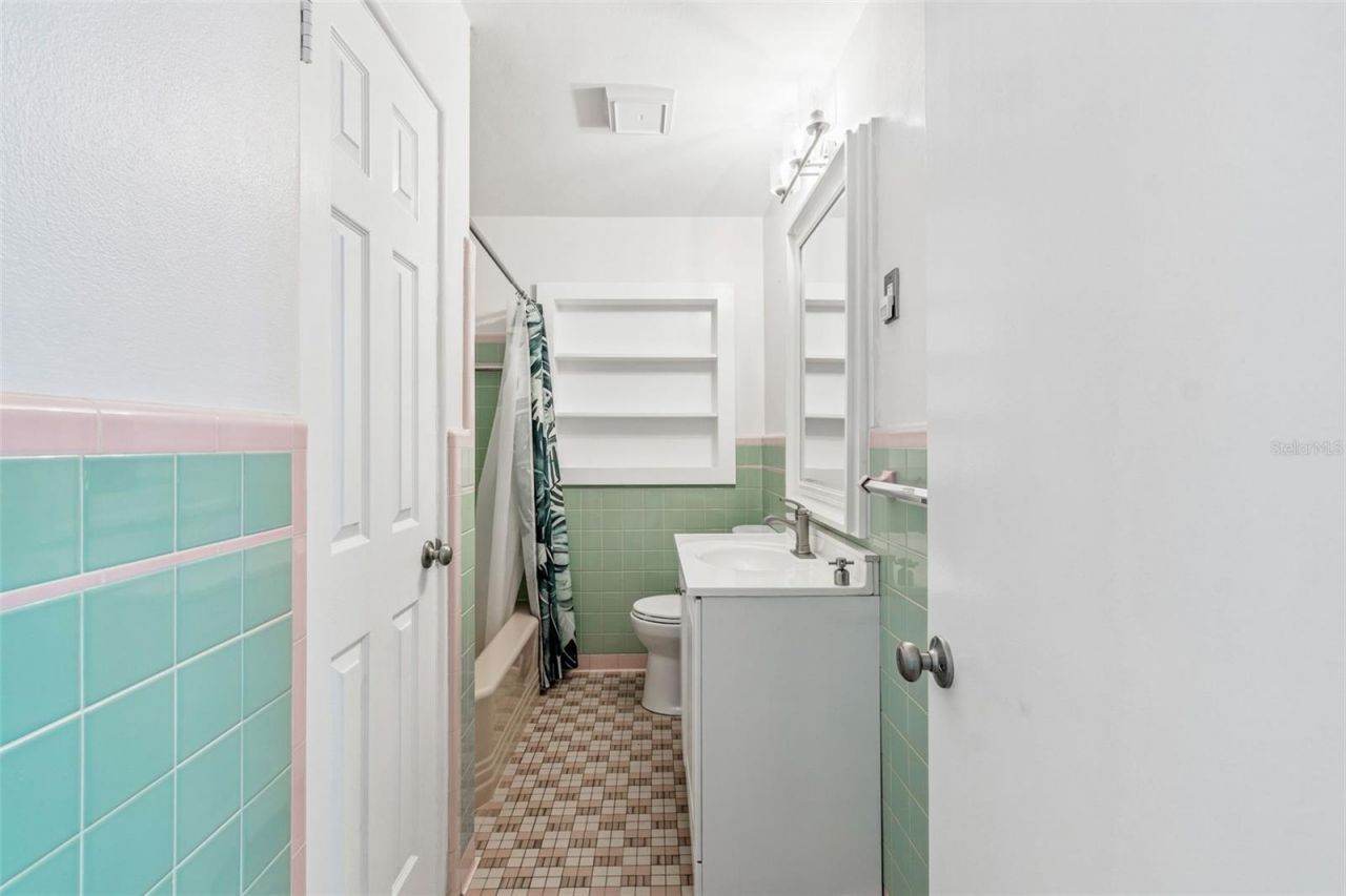 1322 48th Avenue N, Saint Petersburg, FL 33703 Photo