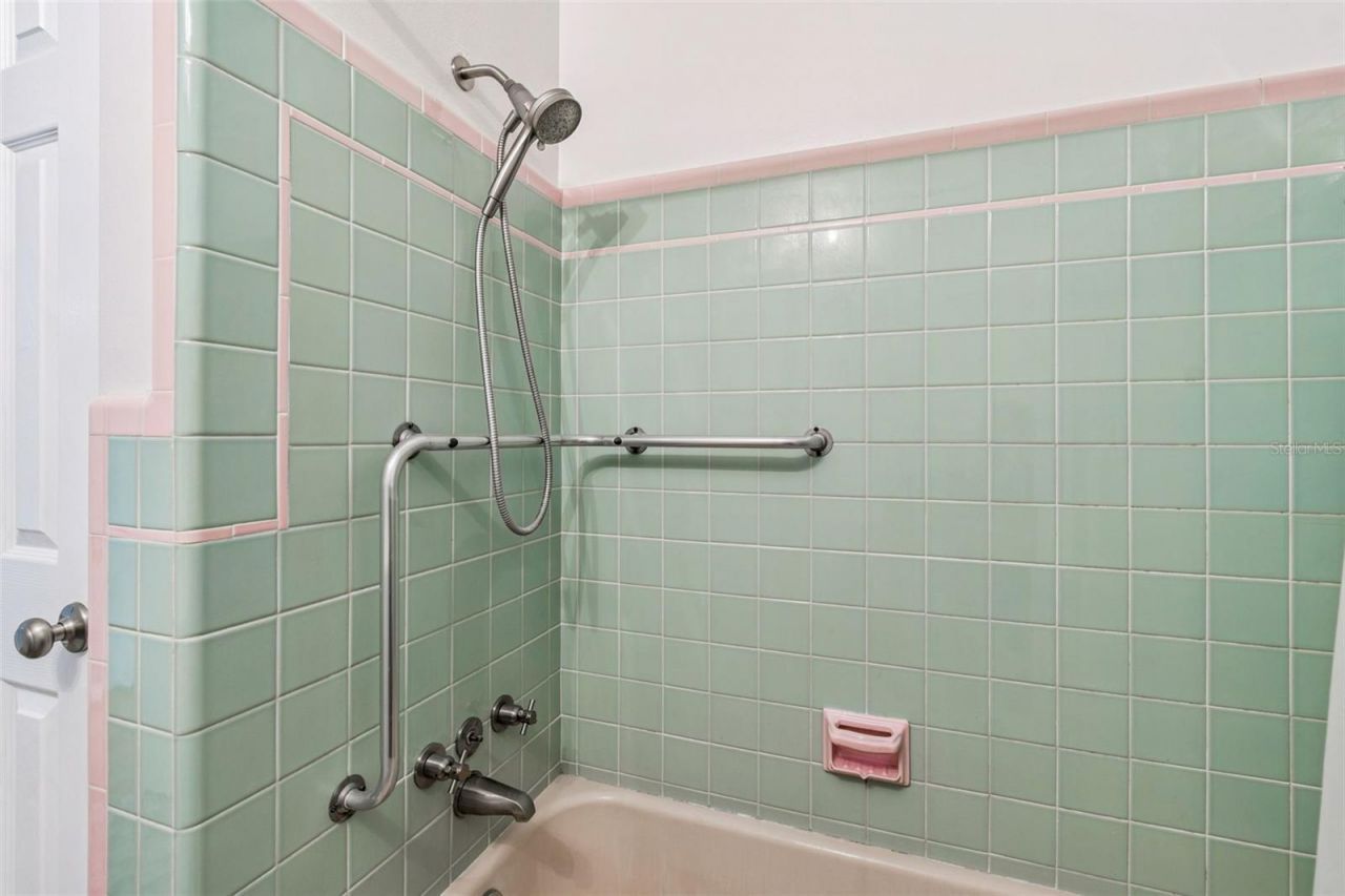 1322 48th Avenue N, Saint Petersburg, FL 33703 Photo