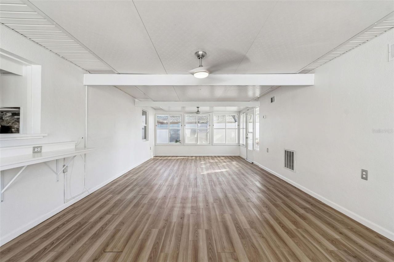 1322 48th Avenue N, Saint Petersburg, FL 33703 Photo