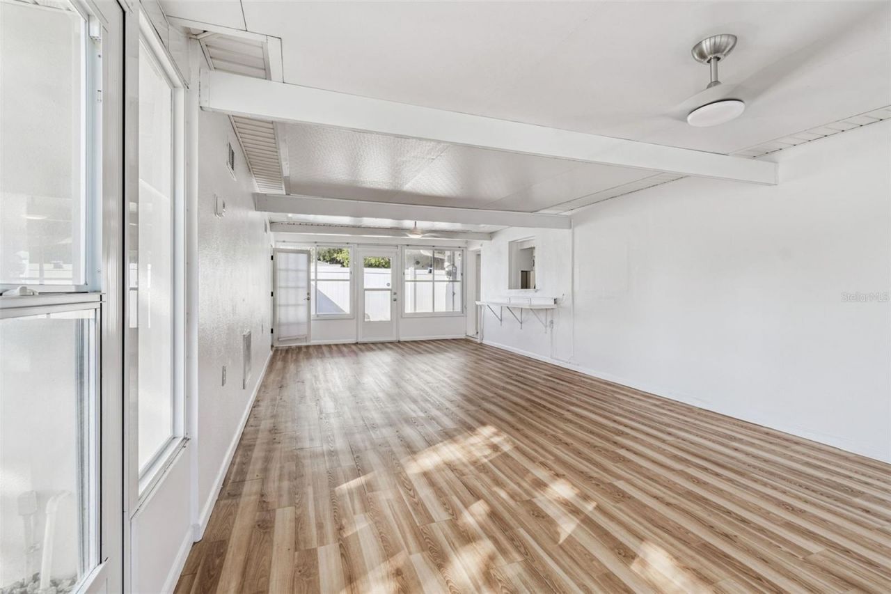 1322 48th Avenue N, Saint Petersburg, FL 33703 Photo