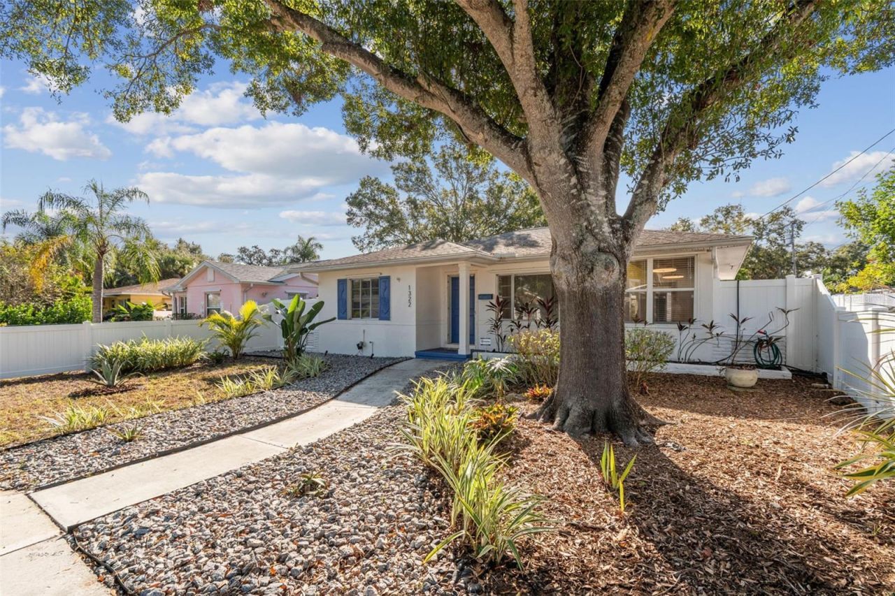 1322 48th Avenue N, Saint Petersburg, FL 33703 Photo