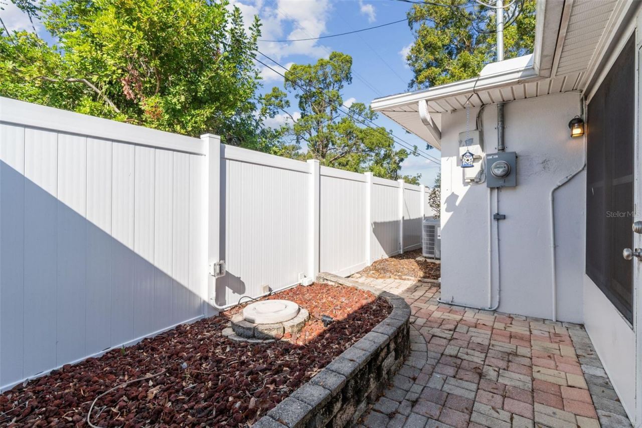 1322 48th Avenue N, Saint Petersburg, FL 33703 Photo