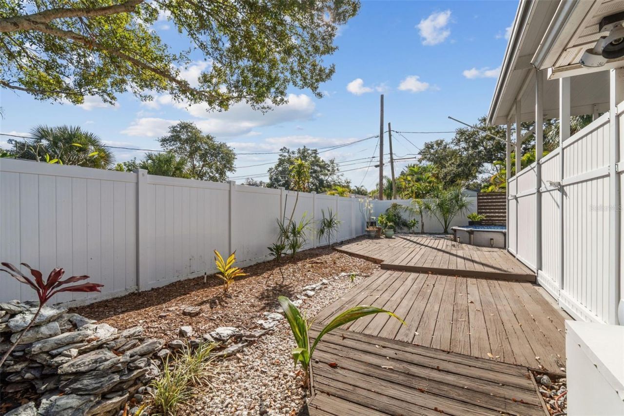 1322 48th Avenue N, Saint Petersburg, FL 33703 Photo