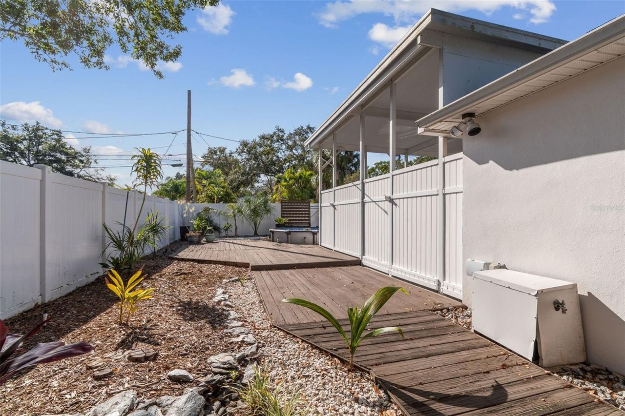 1322 48th Avenue N, Saint Petersburg, FL 33703 Photo