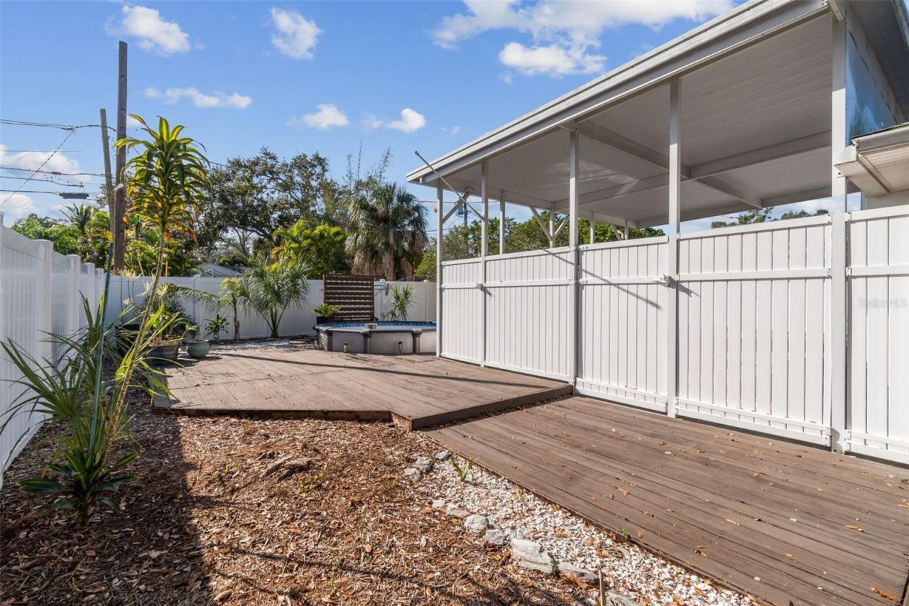 1322 48th Avenue N, Saint Petersburg, FL 33703 Photo