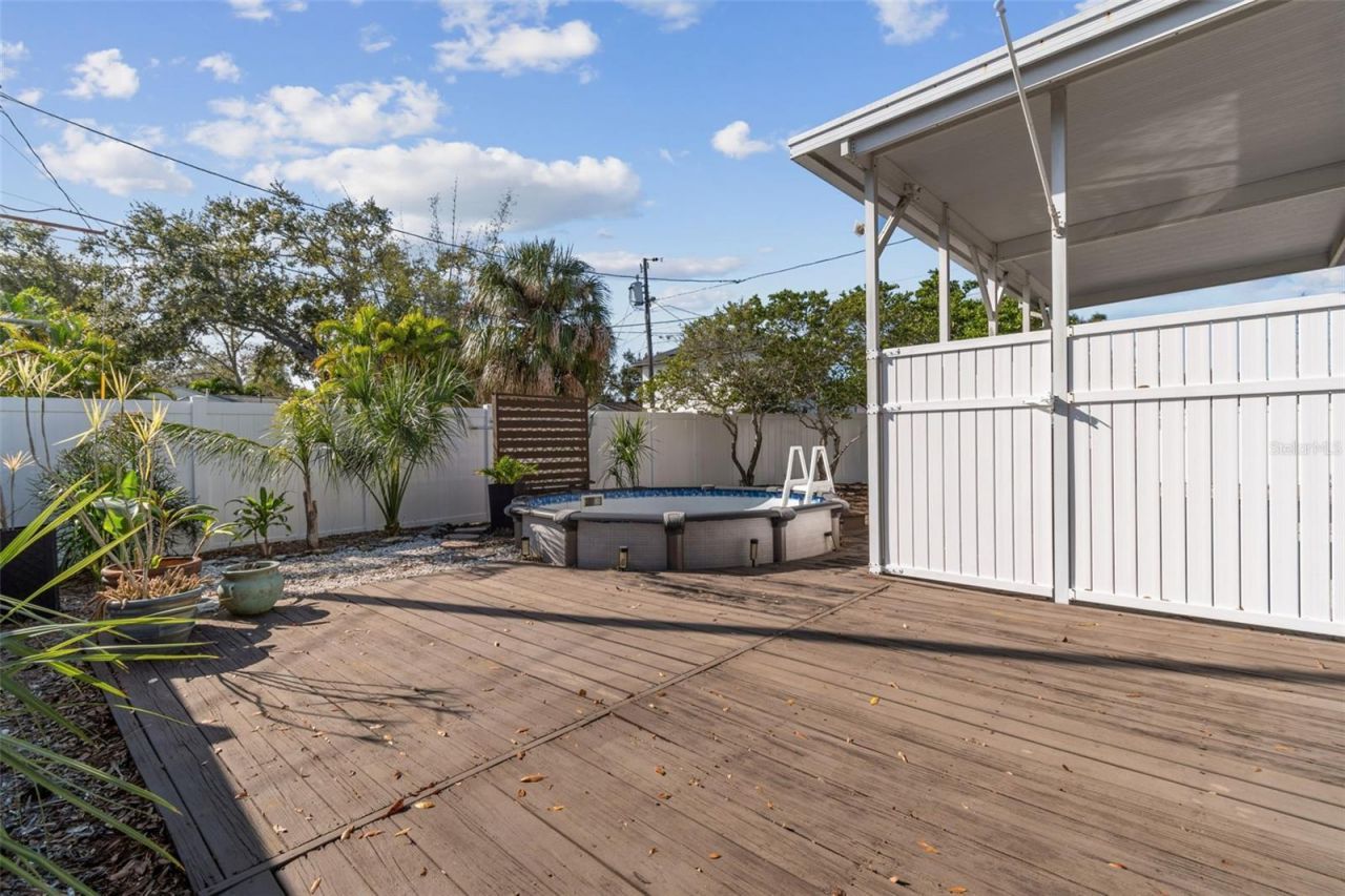 1322 48th Avenue N, Saint Petersburg, FL 33703 Photo