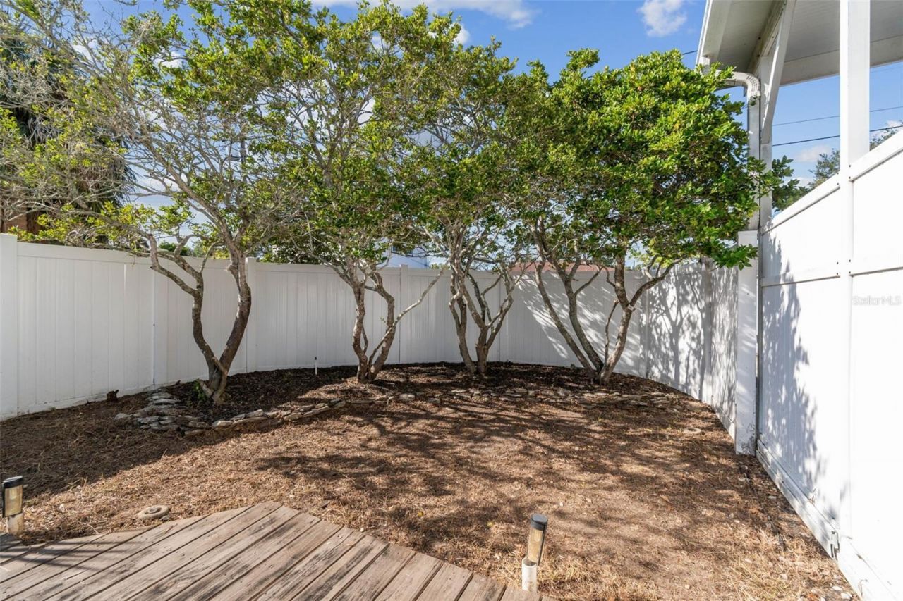 1322 48th Avenue N, Saint Petersburg, FL 33703 Photo