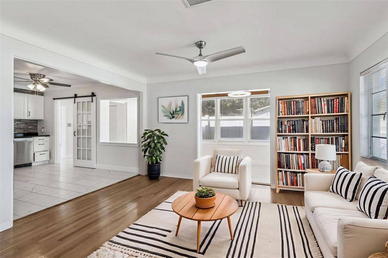 1322 48th Avenue N, Saint Petersburg, FL 33703 Photo