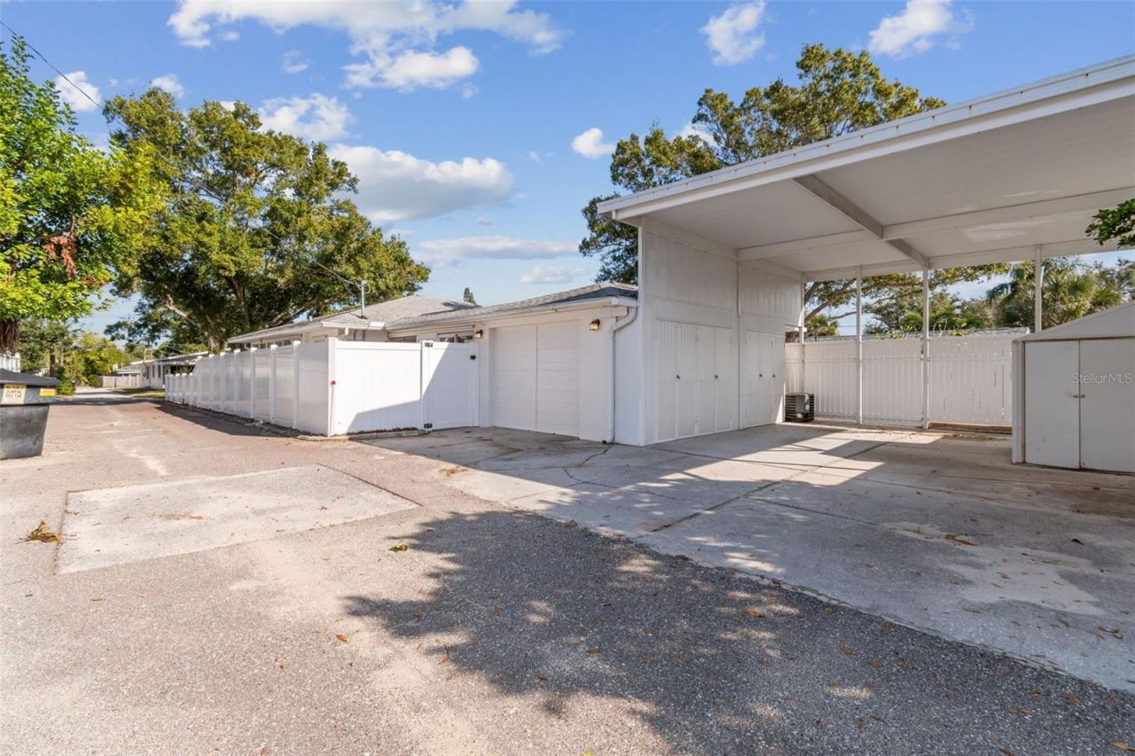 1322 48th Avenue N, Saint Petersburg, FL 33703 Photo