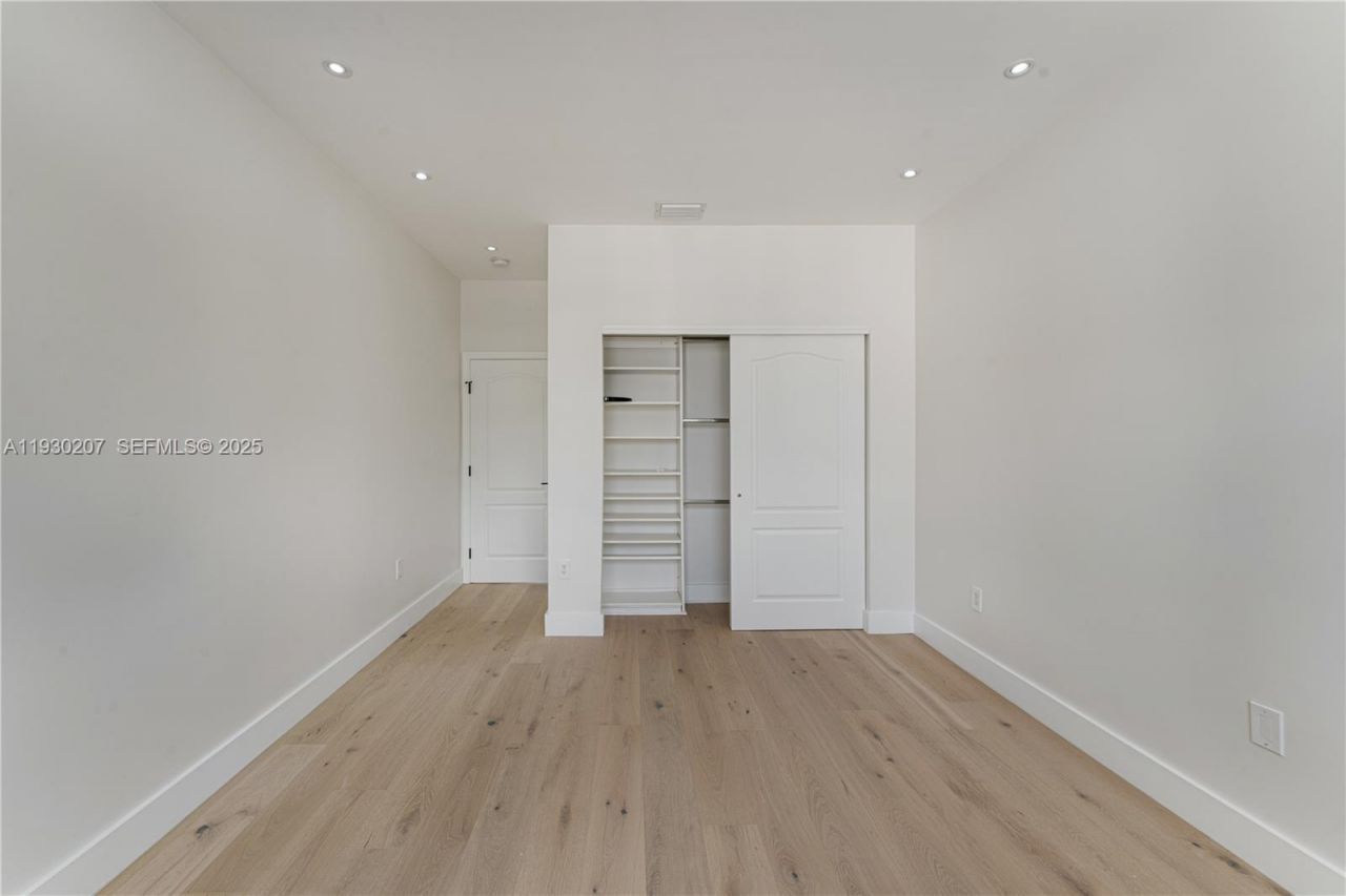 21156 NE 33rd Ave , Aventura, FL 33180 Photo