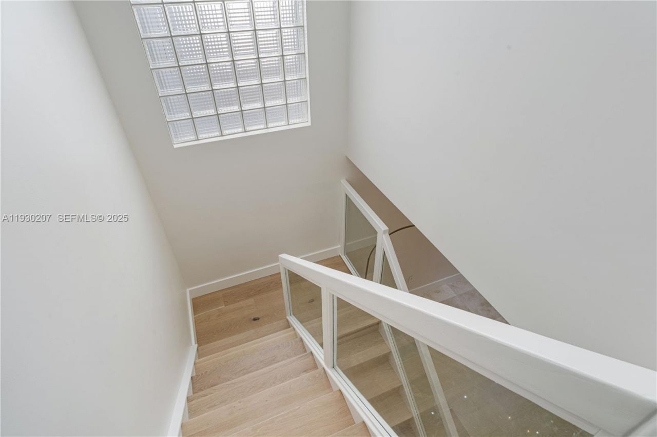 21156 NE 33rd Ave , Aventura, FL 33180 Photo