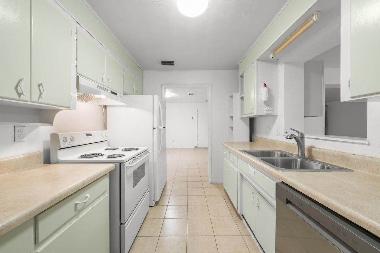 2285 Sunrise Blvd, Fort Myers, FL 33907 Photo