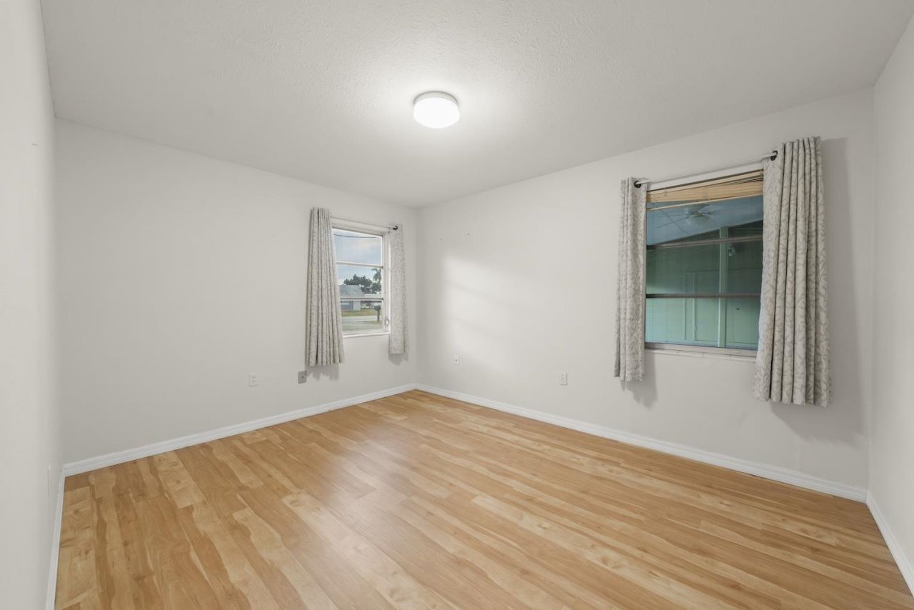 2285 Sunrise Blvd, Fort Myers, FL 33907 Photo