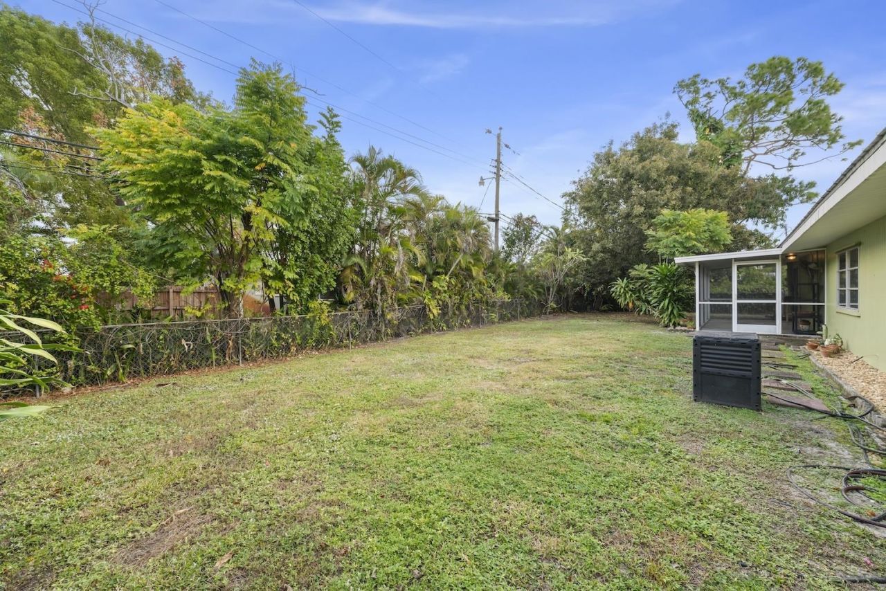 2285 Sunrise Blvd, Fort Myers, FL 33907 Photo