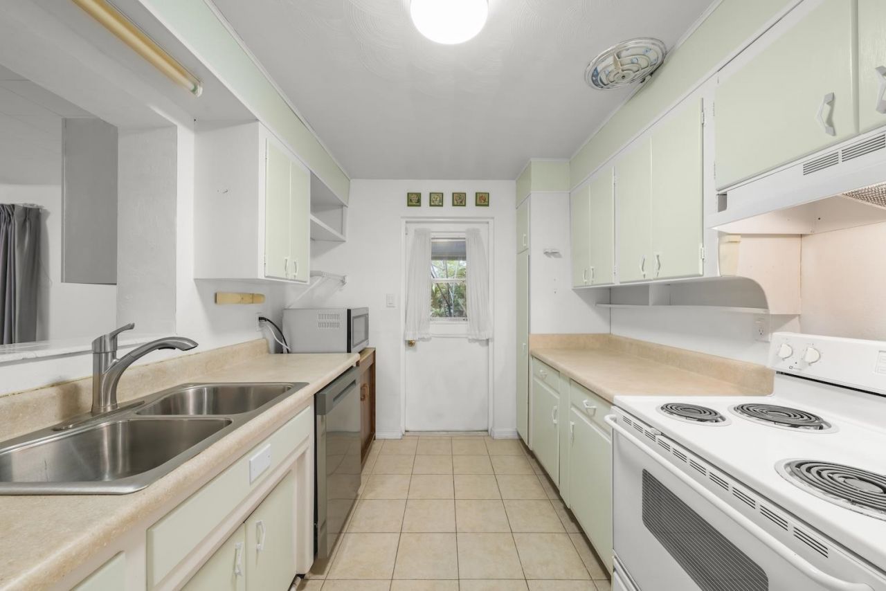 2285 Sunrise Blvd, Fort Myers, FL 33907 Photo