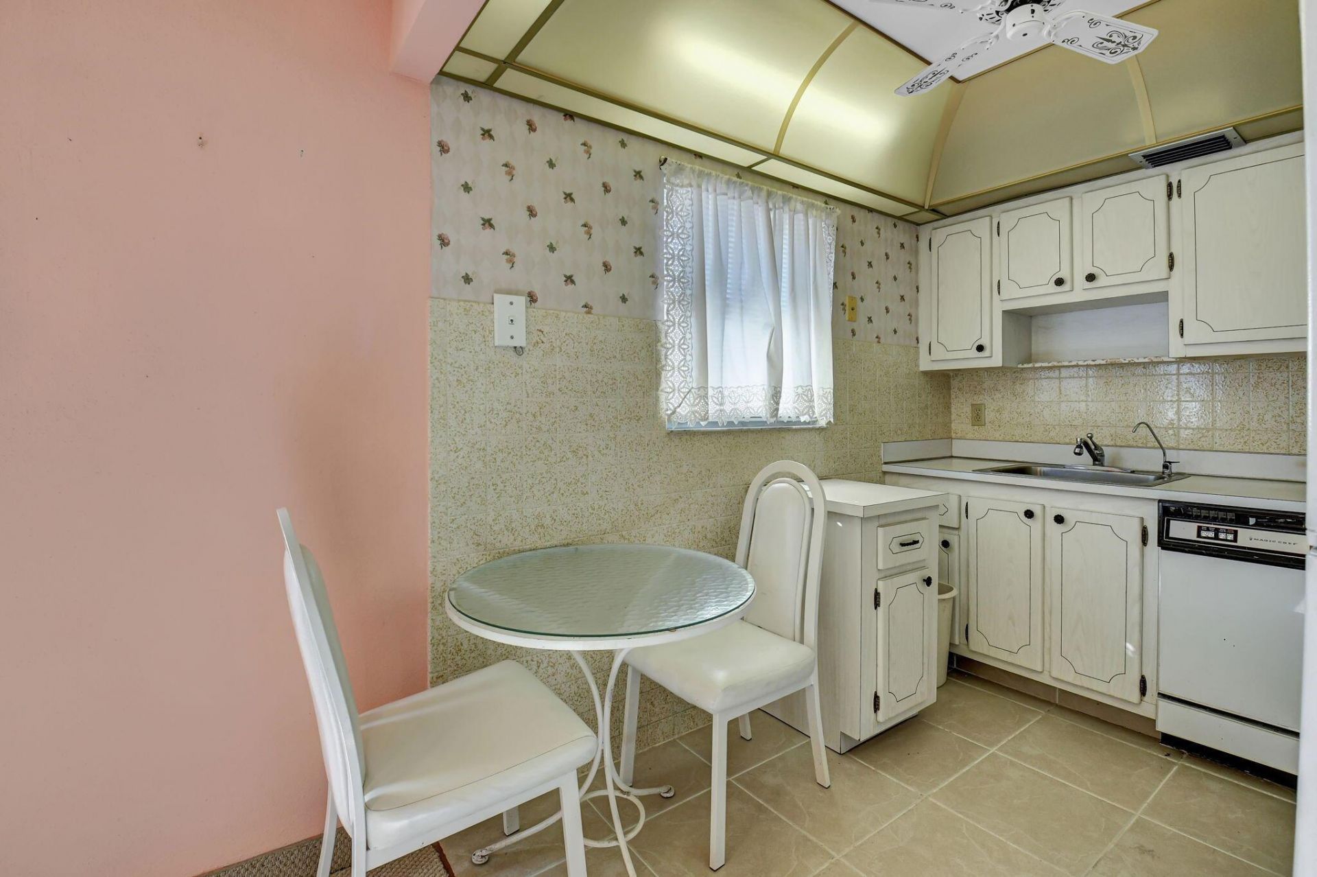 325 Saxony G, Delray Beach, FL 33446 Photo