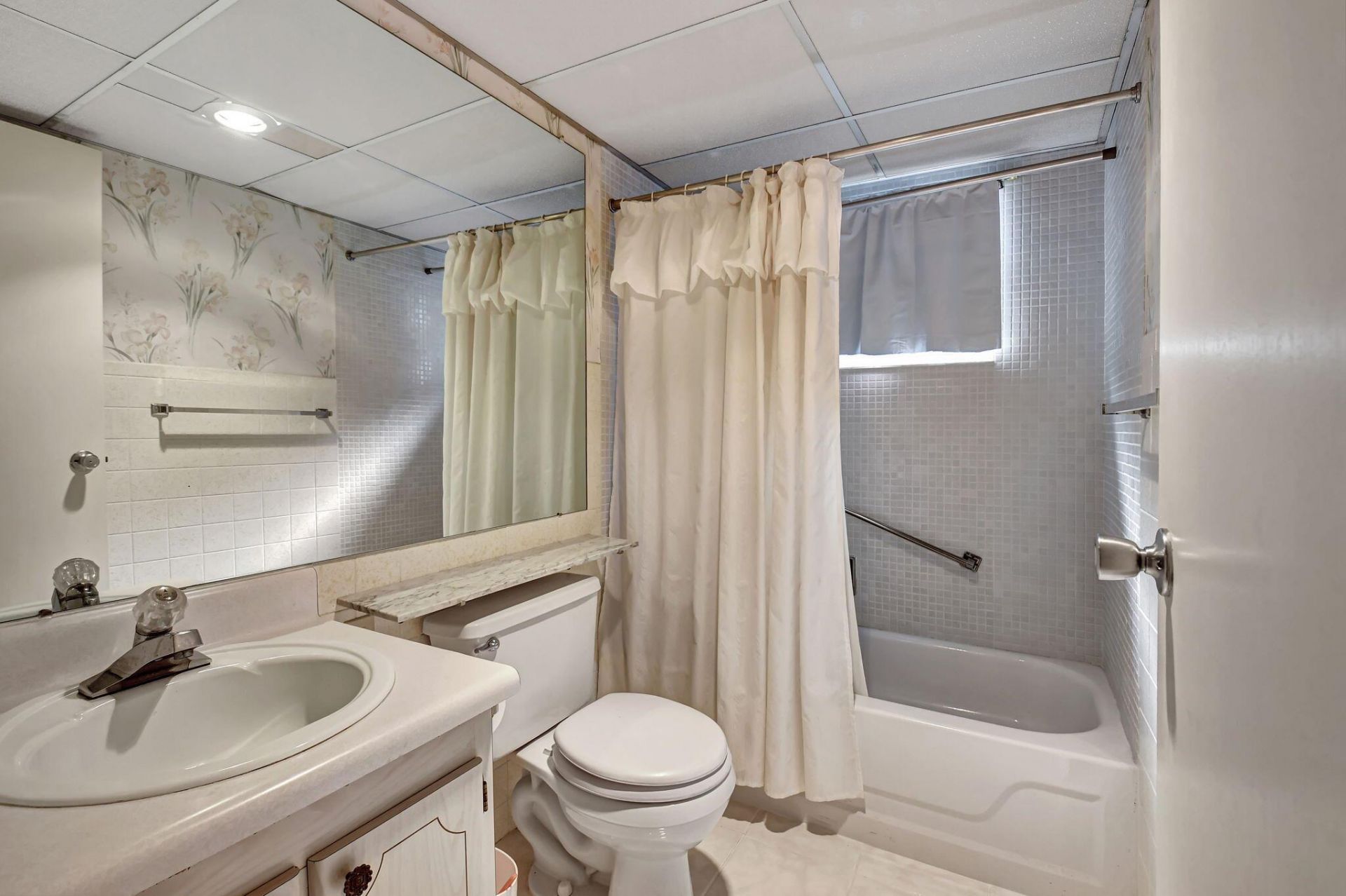 325 Saxony G, Delray Beach, FL 33446 Photo