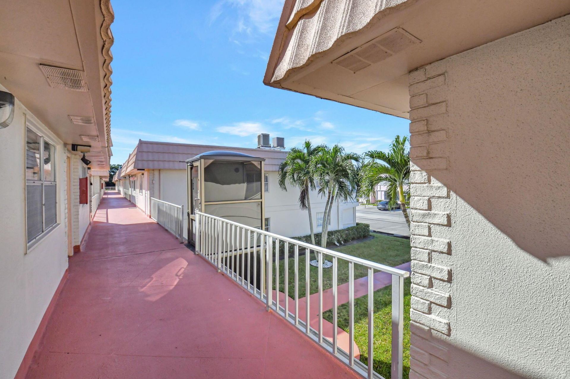 325 Saxony G, Delray Beach, FL 33446 Photo
